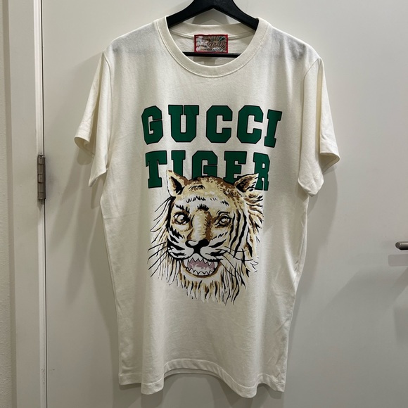 GUCCI TIGER PRINT LOGO T-SHIRT IN WHITE SIZE XS (OVERSIZED)